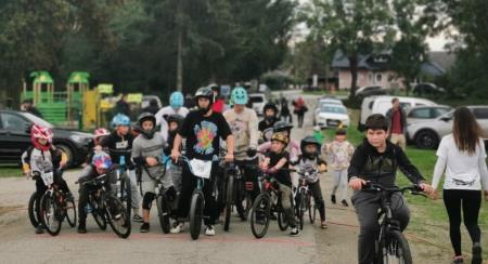 PRIDI,UPAJ, POPRAVI, IZMENJAJ, NAUČI. KER SMO TRAJNOSNO POVEZANI (9)